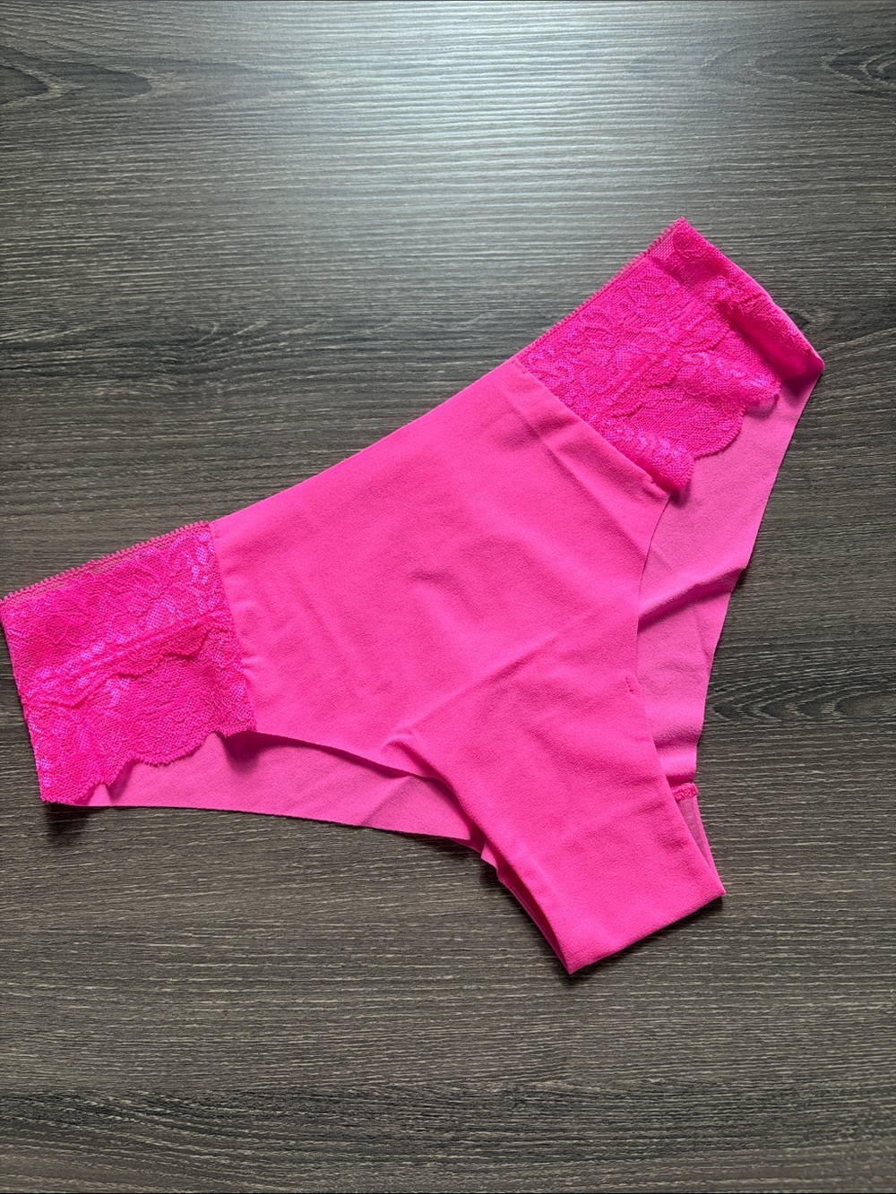 ❤️$14 NWT 2015 Victoria's Secret Bright Pink Medium Lace Side No Show Panties